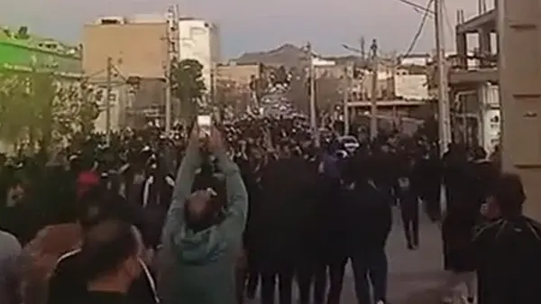 В Иране протестующие взяли под контроль два города