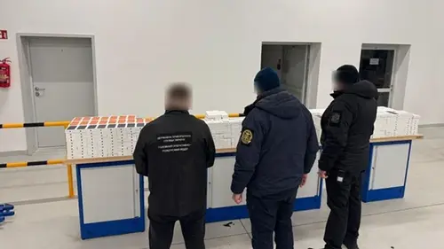 На границе изъяли технику Apple на 35 млн