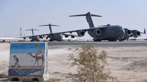 США рекомендовали части военных срочно покинуть базу в Катаре, — Reuters