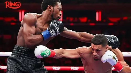 Обидчик Беринчика успешно вернулся в бокс, остановив экс-бойца Ломаченко