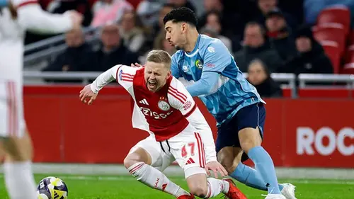 Зинченко подвергся травмированию в матче Аякса