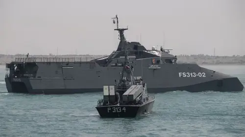 Иран начал военные учения в «самом важном проливе для транзита нефти»