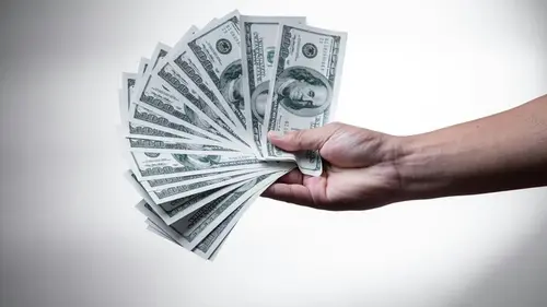 Сколько будут стоить 100 долларов до 22 февраля: прогноз банкира