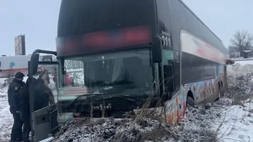 На Львовщине автобус съехал с трассы, есть пострадавшие