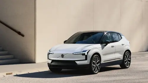 Volvo анонсировала свой самый дешевый электромобиль: подробности