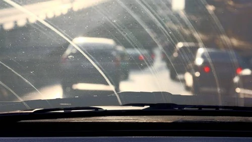 Лобовое стекло на Citroen Jumper: как выбрать и когда менять