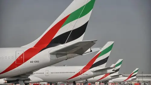 Тысячи людей застряли на Ближнем Востоке: пассажиров вывозят спецрейсами, — Bloomberg