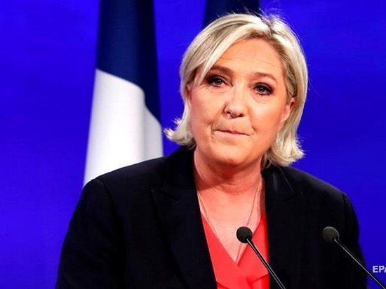 Марин Ле Пен вновь стала главой своей партии во Франции
