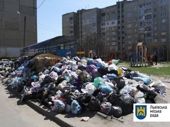 Во Львове накопилось уже более 7 тыс тонн мусора
