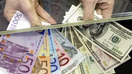 Доллар почти 44 гривны, а у евро откат: курс на 12 марта и есть ли деф...