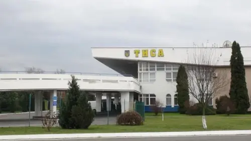 На границе с Венгрией через ПП Тиса приостановлен пропуск