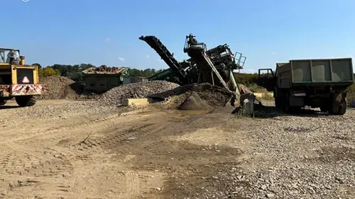 На Прикарпатье раскрыли нелегальный карьер промышленного масштаба