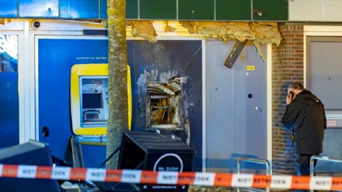 В Нидерландах произошла серия взрывов банкоматов, есть пострадавшая