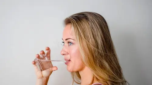 Когда пить воду, чтобы жир буквально исчезал — точный график для похудения