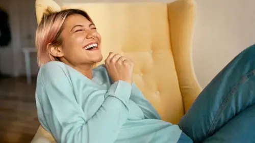 Бесплатное «лекарство»: 10 неожиданных преимуществ смеха для здоровья