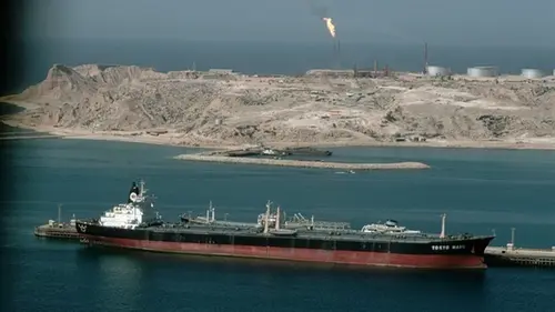 Аналитики назвали цену на нефть при блокировке Ормуза до июня