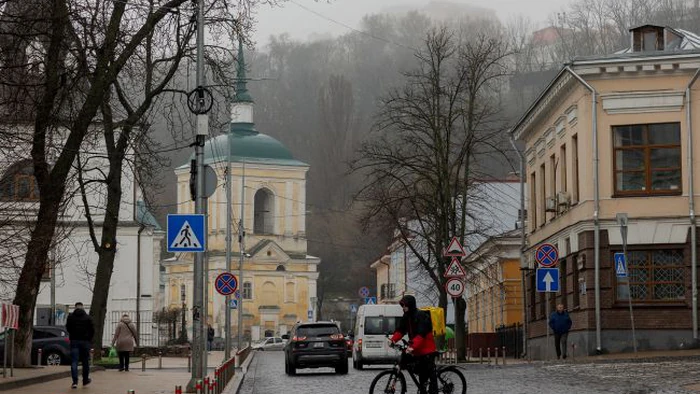Украину накроет резкое похолодание и снег: потеплеет ли к Пасхе - прогноз синоптика