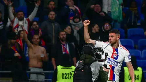 Яремчук забивает свой первый гол за Лион в победном для команды матче