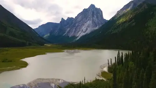 Учёные обнаружили среди скал самые древние следы животных на Земле: им почти 900 миллионов лет
