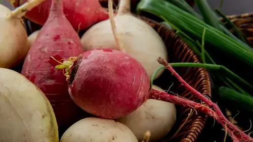 Этот весенний овощ творит «чудо»: улучшает пищеварение и снимает воспаление