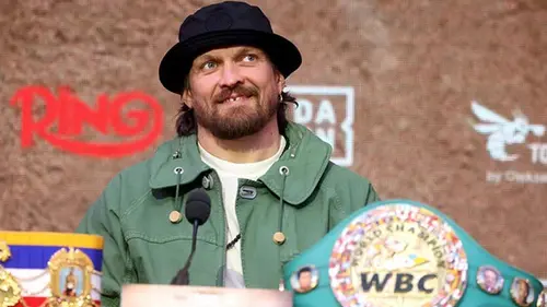 Усик согласился на бой с Фьюри: «Прошу миллиард»