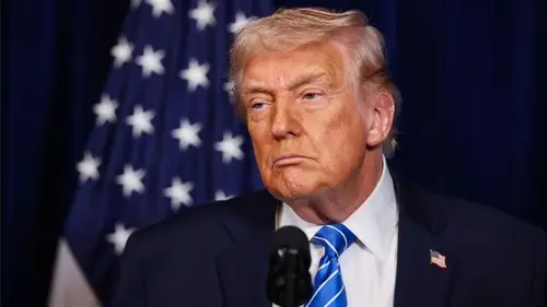 Трамп рассказал, испугался ли стрелка в отеле во время покушения на уб...