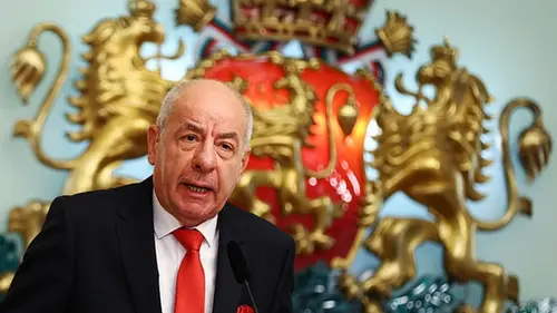 Президент Венгрии отверг требование Мадяра об отставке