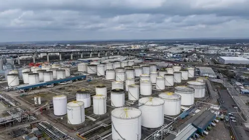 Bloomberg дал неутешительный прогноз по ценам на нефть на ближайший год