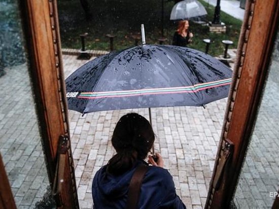В Украину надвигаются сильные дожди и грозы