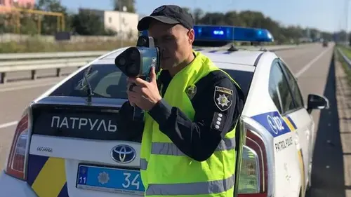 Для лихачей на дорогах готовят новые штрафы: в полиции назвали суммы