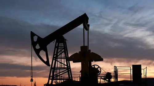 Переработка нефти в Китае упала до минимума за шесть лет