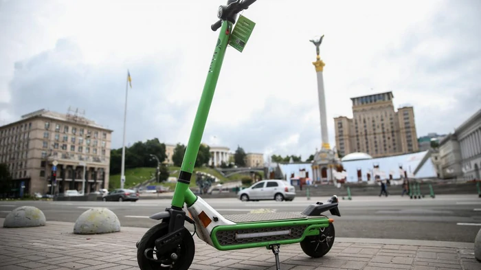 В Україні користувачів електросамокатів запропонували визнати учасника...