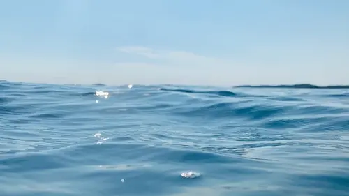 В Одесской области ребенка унесло в море на надувном матрасе
