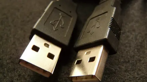 От трезубца до молнии: что означают загадочные символы на USB-разъёмах компьютера
