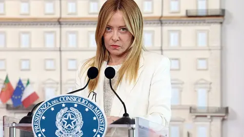 Мелони хочет вывести Испанию из Шенгенской зоны