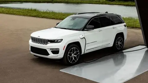 Jeep отзывает более 328 тысяч внедорожников