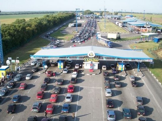 Польша намерена ограничить импорт авто с иностранной регистрацией в Украину