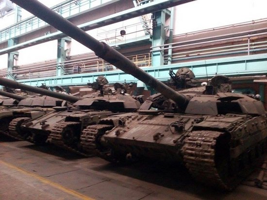 Украинским военным передали 50 отремонтированных танков Булат