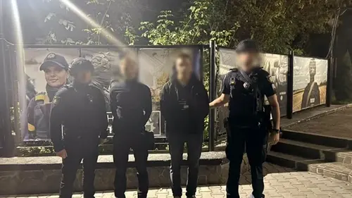 Двое мужчин устроили стрельбу в Ужгороде и пытались скрыться