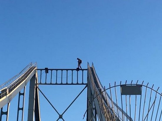 В Киеве руфер сорвался с моста: опубликовано смертельное видео