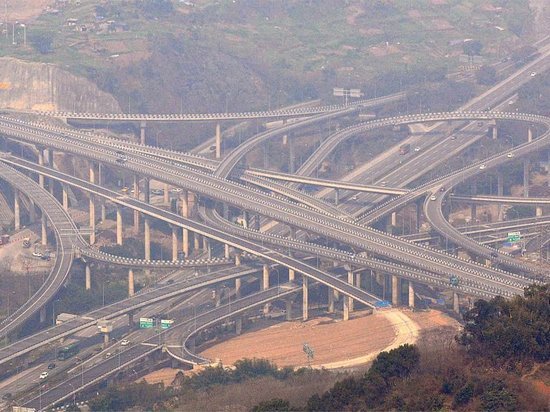 В Китае построили пятиуровневую мегадорогу (фото)