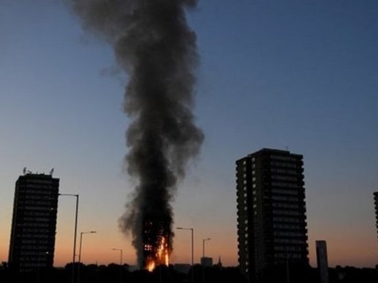 В Лондоне сильнейший пожар в многоэтажке: опубликовано видео