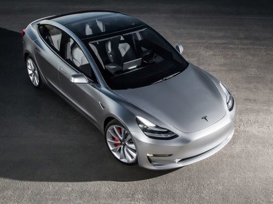 Глава Tesla опубликовал фото первого готового электрокара Tesla Model 3