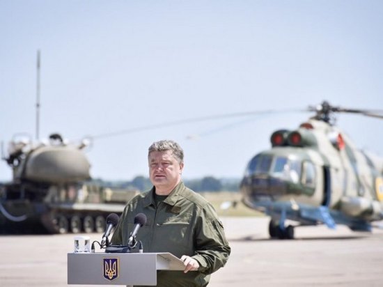 Порошенко: На украинскую военную авиацию потратим 1 миллиард