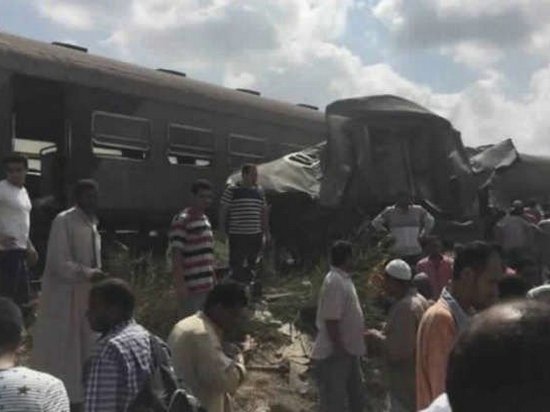 В Египте столкнулись два поезда: десятки погибших