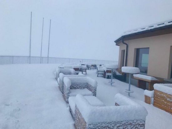 В Швейцарии неожиданно выпал снег