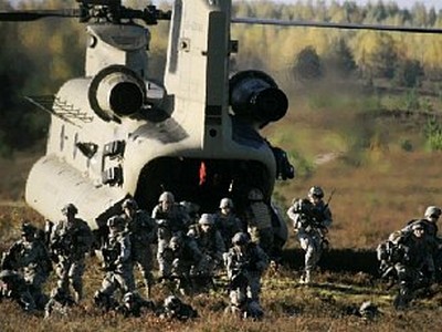 СМИ: НАТО обсуждает увеличение контингента вдоль границы с Россией