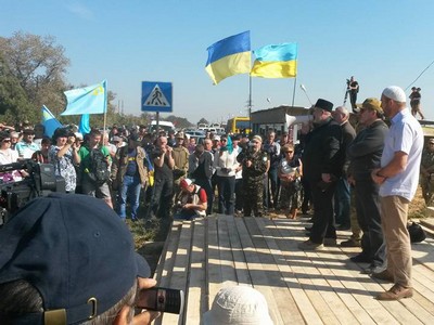 Украина хладнокровно наблюдает, как участникам блокады Крыма ломают судьбы