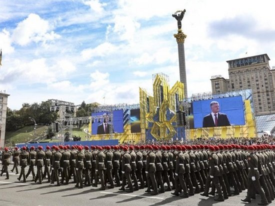 Петр Порошенко объяснил участие солдат НАТО в параде
