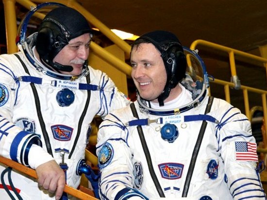 Трое космонавтов вернулись с МКС на Землю